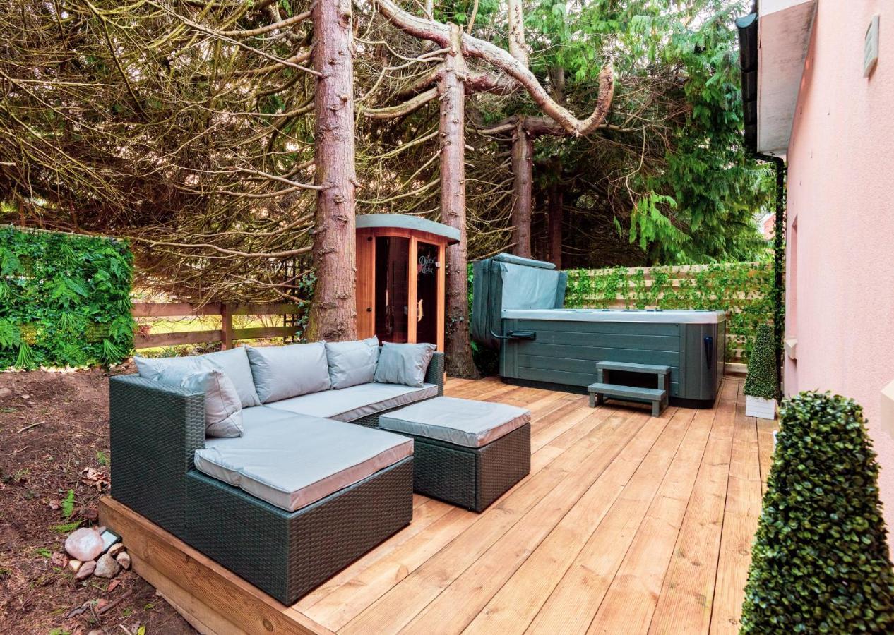 Pink Spa Nest Blairgowrie and Rattray Exterior photo