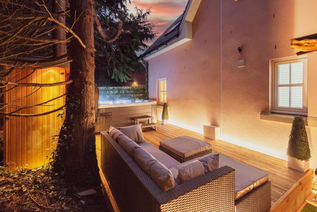 Pink Spa Nest Blairgowrie and Rattray Exterior photo